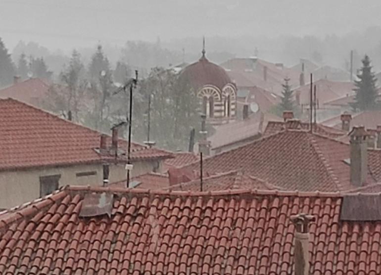 ΒΙΝΤΕΟ-Χαλκιδική: Χαλαζόπτωση στην Αρναία