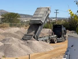 Θεσσαλονίκη: Πετούσαν πάνω από 3.500 τόνους επικίνδυνων αποβλήτων σε αγροτική έκταση