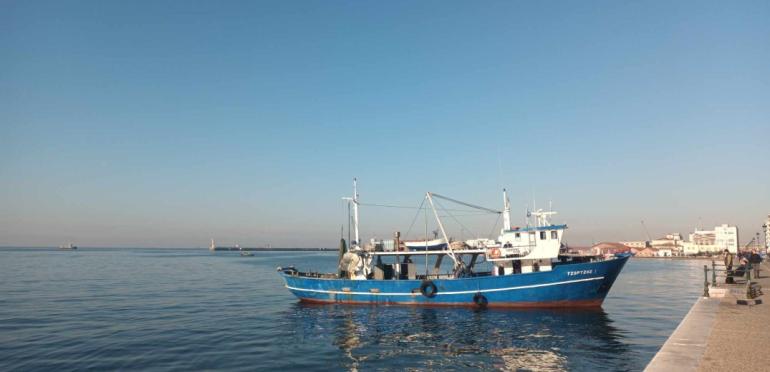 Θεσσαλονίκη: Διαμαρτυρία εν πλω και από ψαράδες