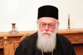 Αρχιεπίσκοπος Αλβανίας Αναστάσιος: Μεταφέρεται εκτάκτως στην Αθήνα για νοσηλεία