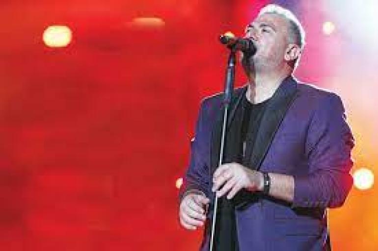 Ο Αντώνης Ρέμος θα... ανάψει το χριστουγεννιάτικο δέντρο της Θεσσαλονίκης