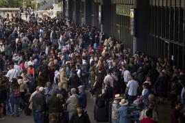 Μυστήριο με το πρωτοφανές μπλακ άουτ στην Ιβηρική – Επανέρχεται η ηλεκτροδότηση, ποια σενάρια εξετάζονται