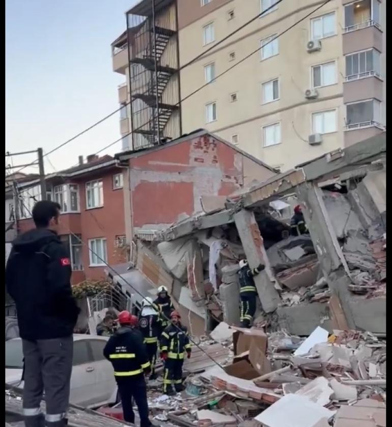 Τουρκία: Κατέρρευσε εξαώροφο κτίριο στην περιοχή Γκέμπζε του Κοτζαελί – Φόβοι για παγιδευμένους