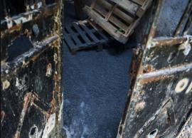 Κυψέλη: Παράξενη διαρροή υγρού που θυμίζει τσιμέντο από αυλή εγκαταλειμμένου σπιτιού