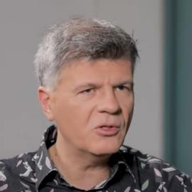 ΒΙΝΤΕΟ-Φοίβος Δεληβοριάς: Το επώνυμό μου το έδωσε ο Θεόδωρος Κολοκοτρώνης στον προπάππου μου