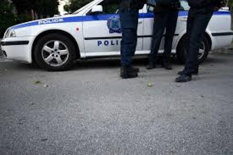 Θεσσαλονίκη: Συνελήφθη 24χρονος που επιχείρησε να σκοτώσει την αδελφή του και τον σκύλο της που πήγε να τη σώσει