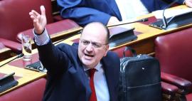 Αντικαταστάθηκε ο Μακάριος Λαζαρίδης από εισηγητής μετά τα «καρφιά» κατά συνεργάτη του Νίκου Δένδια – Ενόχληση στο Μαξίμου