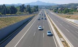 Εργασίες τοποθέτησης στηθαίων ασφαλείας στη Μουδανιών