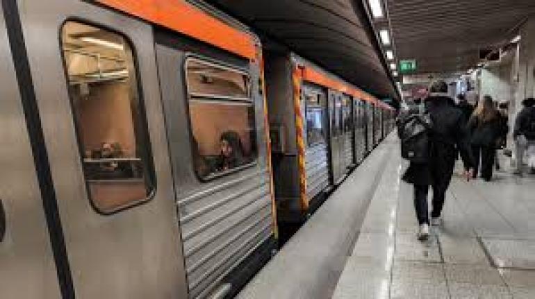 Μετρό Αθήνας: Νεκρός ο άντρας που έπεσε στις γραμμές του μετρό στον σταθμό «Εθνική Άμυνα»