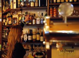 Θεσσαλονίκη: Συνελήφθη ιδιοκτήτρια καταστήματος για πώληση αλκοόλ σε ανήλικο