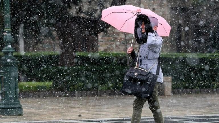 Κακοκαιρία έως την Τρίτη - Στα λευκά η Βόρεια Ελλάδα, η πρόγνωση του καιρού