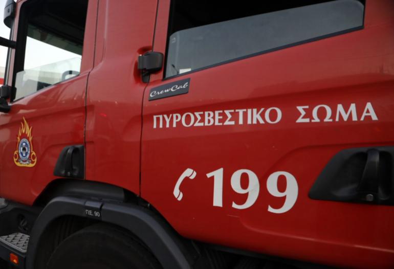 Θεσσαλονίκη: Πυρκαγιά στη Σίνδο - Επί τόπου η Πυροσβεστική