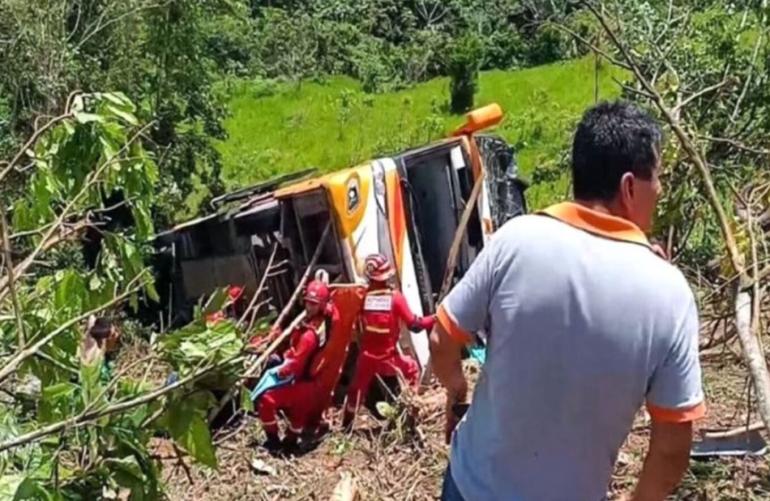 Περού: Επτά νεκροί και 30 τραυματίες σε τροχαίο με λεωφορείο