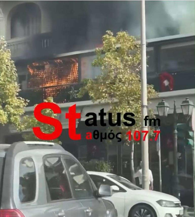 ΤΩΡΑ-Φωτιά σε κατάστημα εστίασης στη Λεωφόρο Νίκης (ΒΙΝΤΕΟ)