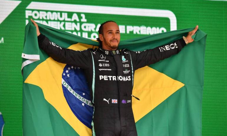F1 - Ο Χάμιλτον θα οδηγήσει στη Βραζιλία το μονοθέσιο του Σένα