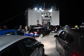 Περίπου 9.000 άνθρωποι εγκατέλειψαν τη Σαντορίνη