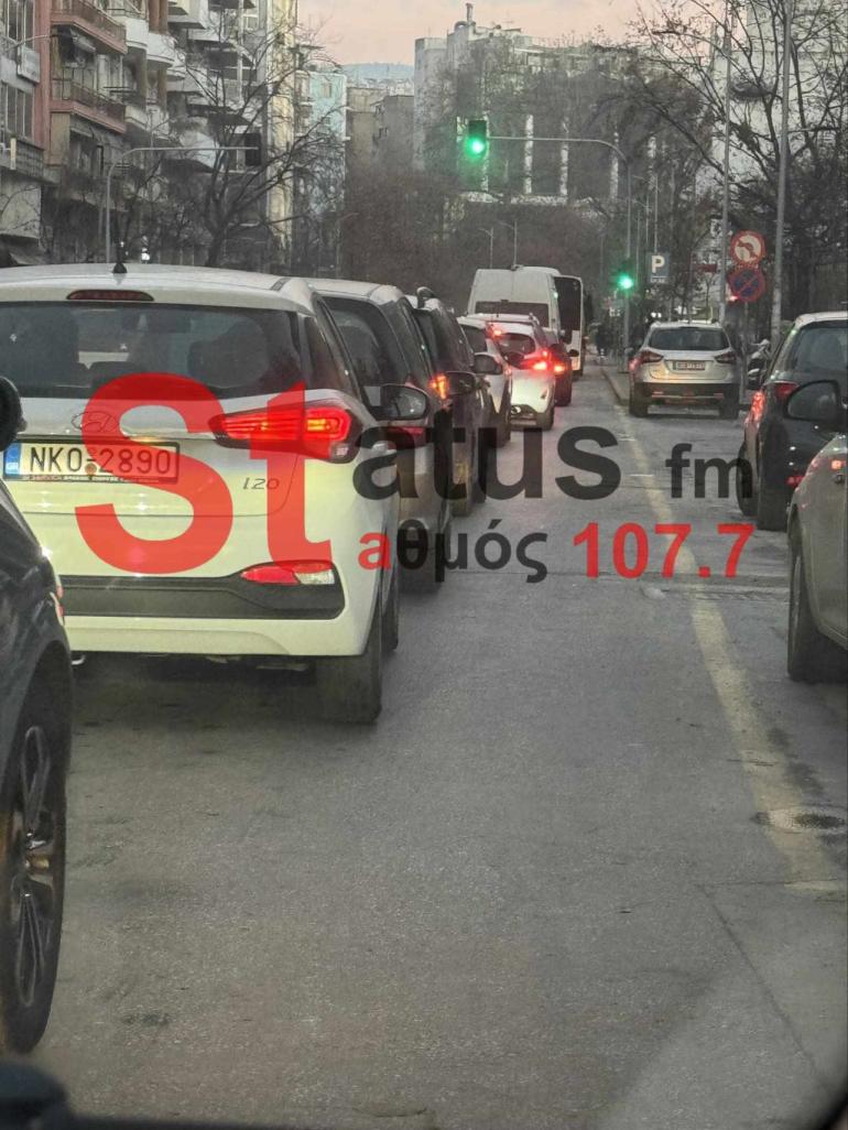Θεσσαλονίκη: Κυκλοφοριακό κομφούζιο στο κέντρο της πόλης λόγω εργασιών σε αγωγό