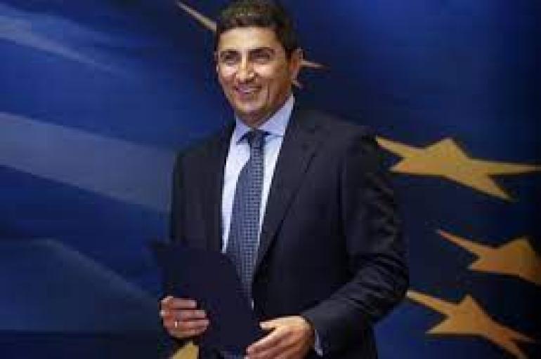Αυγενάκης στον ΣΚΑΪ 100,3: Πρόσκληση στους αγρότες για διάλογο ακόμη και σήμερα, με ανοιχτούς δρόμους