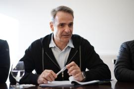 Οπαδική βία: Τη Δευτέρα οι επίσημες ανακοινώσεις - Παρών στη σύσκεψη στο Μαξίμου και ο διοικητής της ΕΥΠ