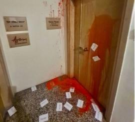 Θεσσαλονίκη: Ταυτοποιήθηκαν τρία άτομα για τις επιθέσεις στα γραφεία των Παπά, Ράπτη και Καράογλου