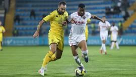 Αράζ - Αρης 2-1: Ανατροπή - σοκ με «μπλακ άουτ» μετά το γκολ του Μορόν