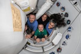 ΒΙΝΤΕΟ-NASA: Οι σοκαριστικές φωτογραφίες των αστροναυτών πριν και μετά την επιστροφή τους από το διάστημα 9 μήνες μετά