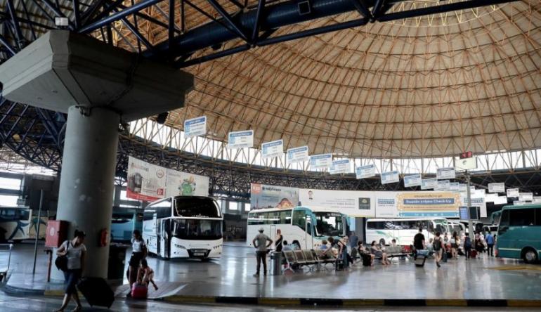 Ταλαιπωρία για επιβάτες των ΚΤΕΛ από Θεσσαλονίκη για Γιάννενα – Έμειναν στο κρύο για μία ώρα