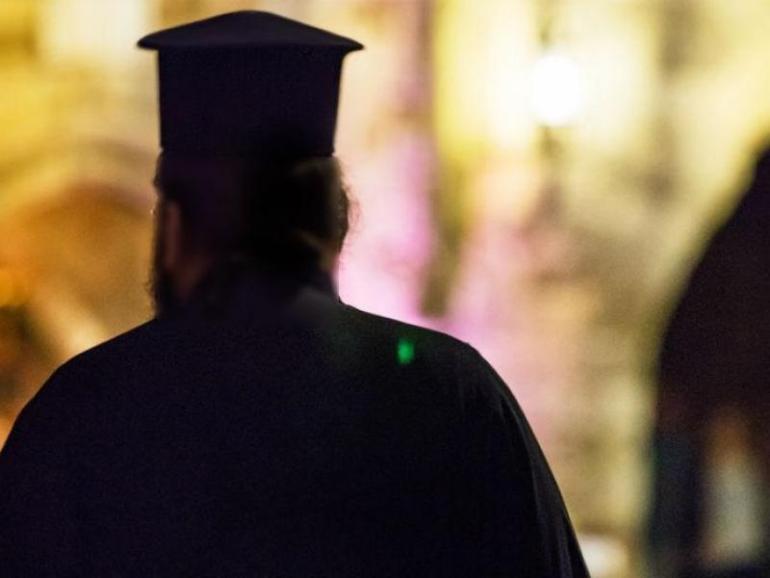 Σαλαμίνα: Ο ιερέας που ασέλγησε στον 12χρονο είχε καταδικαστεί σε 9 χρόνια αλλά άσκησε έφεση και παρέμενε έξω