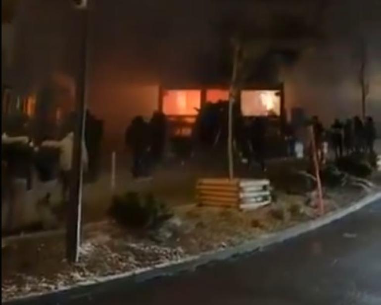 Ελβετία: Νεκροί και τραυματίες από έκρηξη στο πολυτελές χιονοδρομικό θέρετρο Κραν Μοντανά