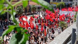 Σε εξέλιξη η αντιπολεμική πορεία από μέλη της ΚΝΕ και αριστερών οργανώσεων στο κέντρο της Θεσσαλονίκης (ΦΩΤΟ-ΒΙΝΤΕΟ)