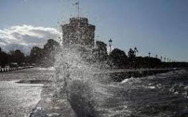 Ριπές ανέμων άνω των 80 χλμ/ώρα στη Θεσσαλονίκη και άνω των 100 χλμ/ώρα σε Σέρρες, Πέλλα - Δείτε χάρτες