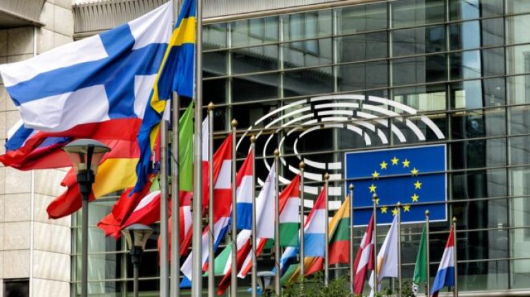Financial Times: Η ΕΕ σχεδιάζει περιορισμούς τύπου Τραμπ σε εισαγωγές τροφίμων