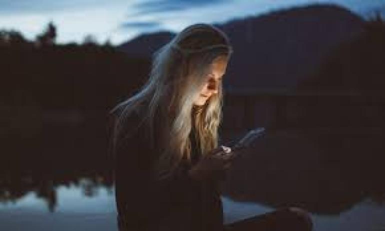 «Σήψη εγκεφάλου»: Ο εθισμός στην αέναη κύλιση βίντεο είναι πιο καταστροφικός απ’ ό,τι φοβόμασταν