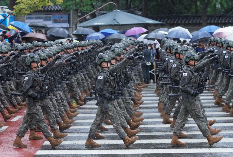 Νότια Κορέα: Εγινε παχύσαρκος για να αποφύγει τον στρατό