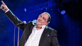 Η βιογραφία του Βασίλη Καρρά: Η απαγωγή στον δρόμο για το πανηγύρι, το σπίτι που χάθηκε στα ζάρια, η γνωριμία με τον Εθνάρχη