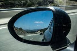 Τι σημαίνει το «Σ» στο παρμπρίζ του αυτοκινήτου -Ποιοι πρέπει να το κολλήσουν