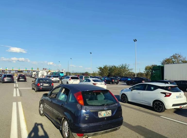Θεσσαλονίκη: Μαζική άφιξη Τούρκων τουριστών – Φεύγουν για το τριήμερο οι κάτοικοι της πόλης