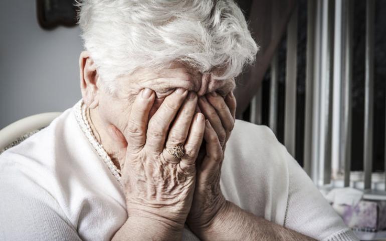 Λάρισα: 75χρονη παρέδωσε 13.000 ευρώ σε απατεώνες για τη δήθεν τραυματισμένη κόρη της