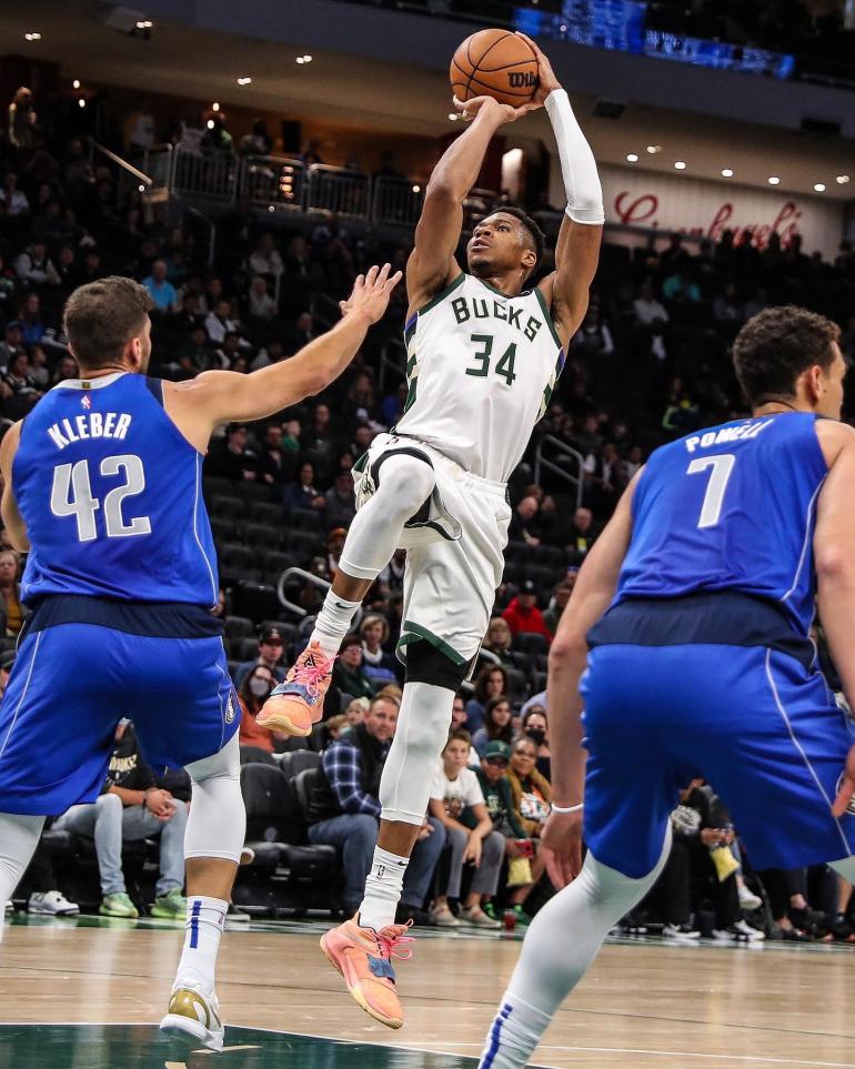Γιάννης Αντετοκούνμπο: H FIBA αποθεώνει τον Greek Freak με ένα βίντεο 9 λεπτών