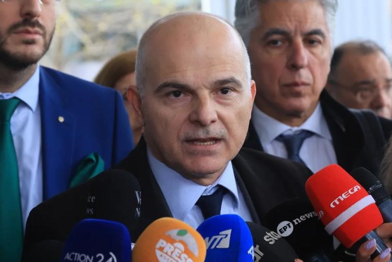 Ψαρόπουλος στη δίκη για τα Τέμπη: Η πυρόσφαιρα αποτέλεσε αιτία θανάτου της κόρης μου και τουλάχιστον άλλων 25 θυμάτων