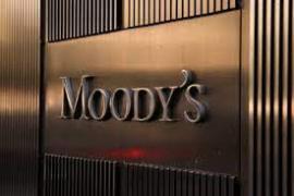 Ο Moody’s υποβαθμίζει την προοπτική του αξιόχρεου των ΗΠΑ σε «αρνητική»