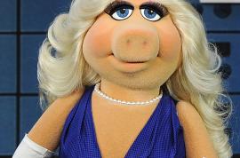 Η Μις Πίγκι του Muppet Show χορεύει Ζορμπά (BINTEO)