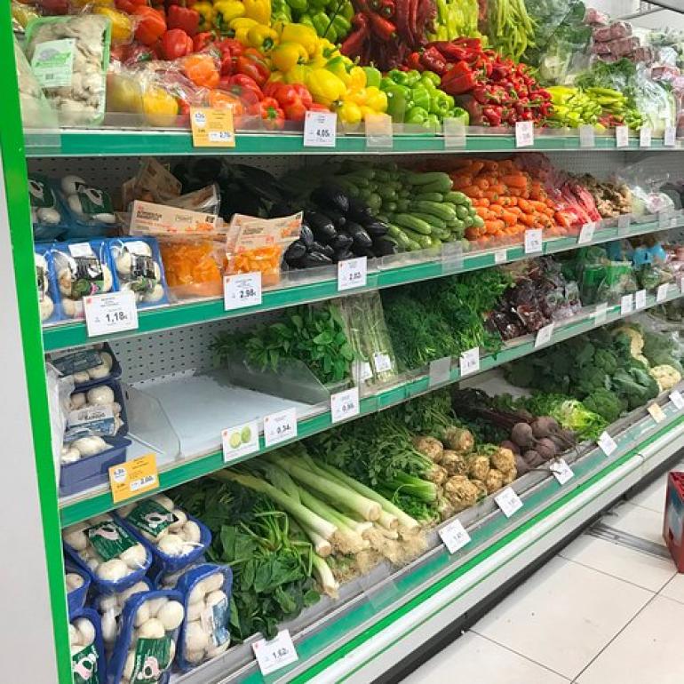 Πώς θα λειτουργήσουν καταστήματα, σούπερ μάρκετ και τράπεζες σήμερα