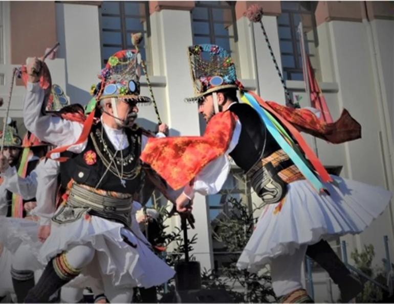 Τα πρωτοχρονιάτικα καρναβάλια της Δυτικής Μακεδονίας με τις αρχαίες ρίζες