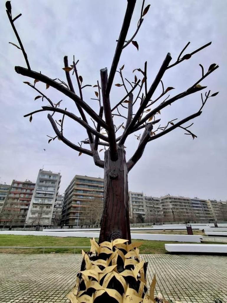 Δήμος Θεσσαλονίκη: "Η σκέψη μας στις 57 ψυχές και στους ανθρώπους τους"