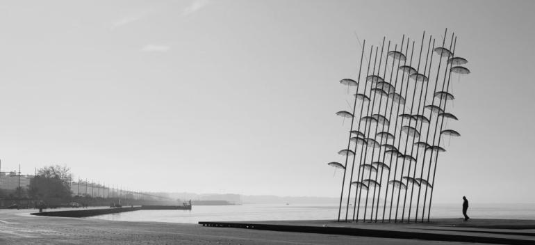 Θεσσαλονίκη: Απομακρύνονται για επισκευή οι Ομπρέλες του Ζογγολόπουλου – Θα επιδιορθωθούν και θα λάμψουν