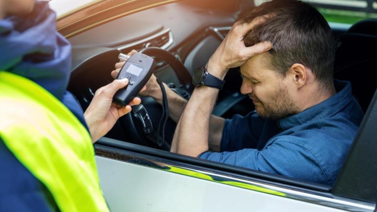 Θεσσαλονίκη: Προκάλεσε τροχαίο οδηγώντας μεθυσμένος