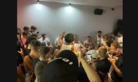 Ζάκυνθος: Διαγωνισμός στοματικού έρωτα τουριστών με εξευτελιστικό έπαθλο
