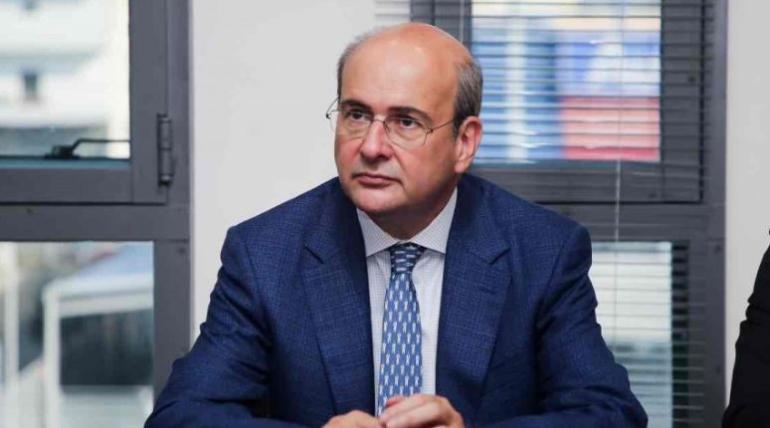 Χατζηδάκης: Οι επιδόσεις στην οικονομία μάς επιτρέπουν την ταχύτερη σύγκλισή μας με τον ευρωπαϊκό μέσο όρο