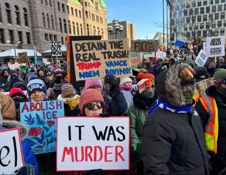 Ομπάμα και Κλίντον καλούν τους Αμερικανούς να ξεσηκωθούν ενάντια στη βία του Τραμπ